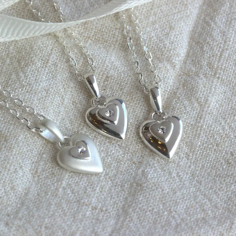 Crystal-Embedded Heart Pendant Necklace – Sterling Silver 1
