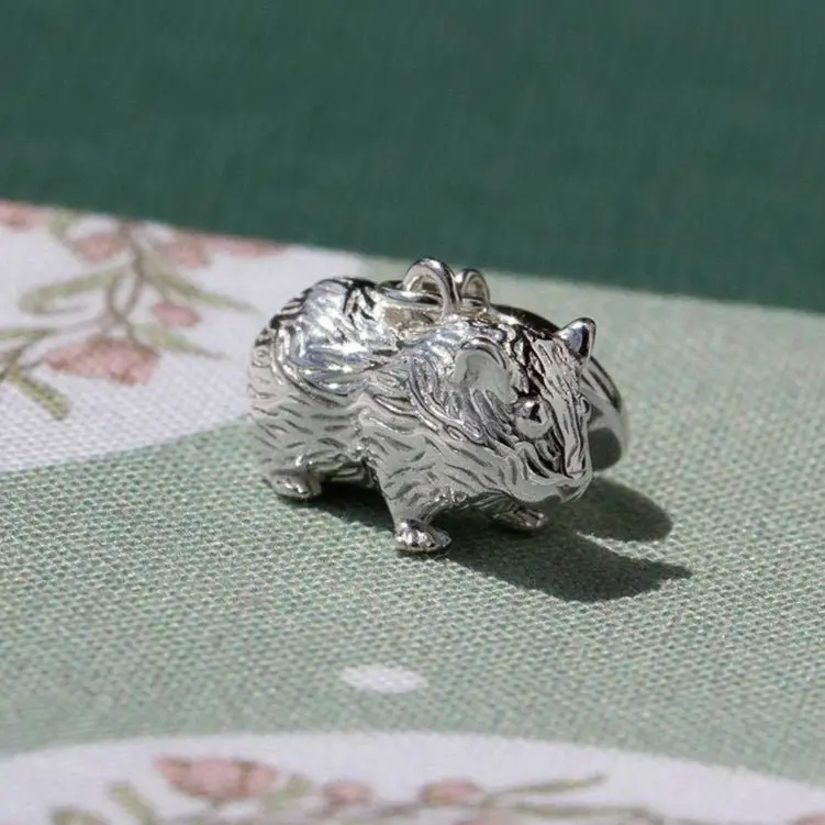 Guinea Pig Silver Charm – Compact & Whimsical Animal Design 1
