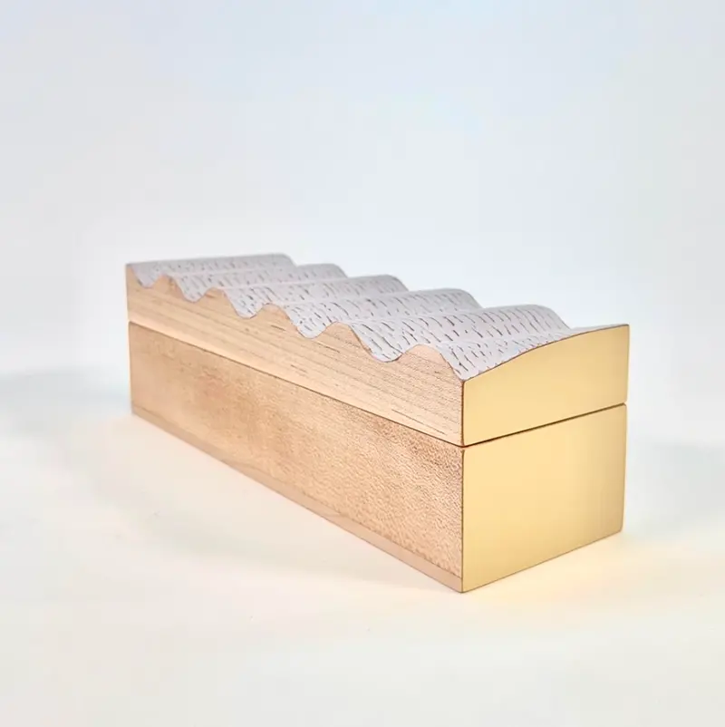 Peter Park Mauve-Toned Wavy Decorative Storage Box 1