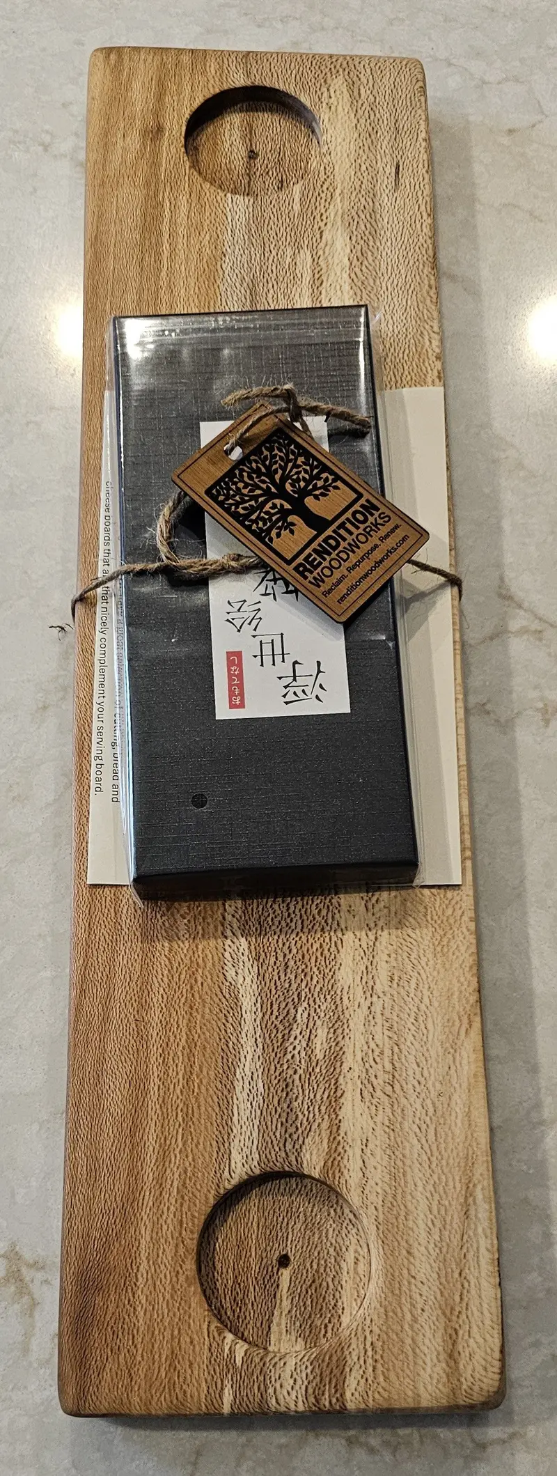 Quarter-Sawn Sycamore Sushi Board – Includes Ceramic Dipping Bowls 1
