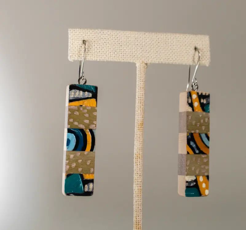 Sara Tabbert Medium Hoop Earrings – Hand-Finished Wood Design 2
