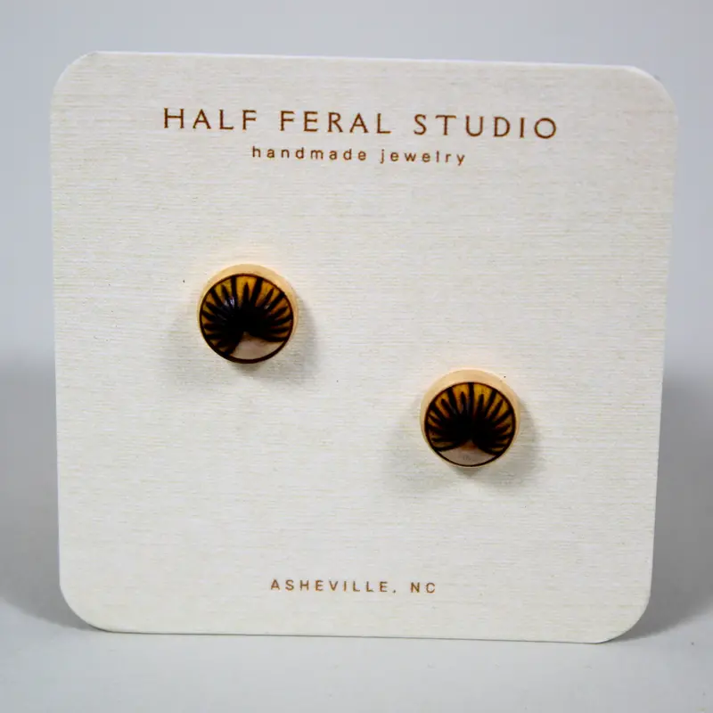 Yellow-And-Black Ray Motif Stud Earrings 1