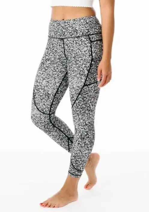 Zyia Active Black Mosaic Pocket Soft & Snug 7/8 Leggings – Size 6–8 1
