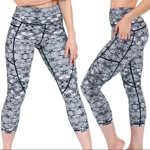 Zyia Active Navy-And-White Snakeskin-Print Capri Leggings – Size 12 1