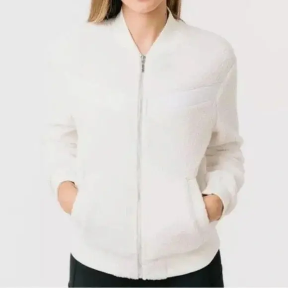 Zyia Flying V Fleece Jacket In Ivory – Size L 1